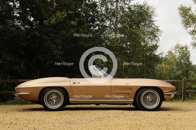 Chevrolet Corvette Stingray convertible 1964. Artist: Simon Clay.