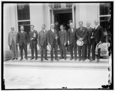Chicago businessmen, between 1910 and 1920. Creator: Harris & Ewing
