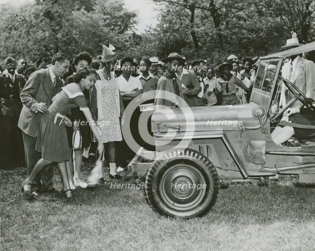 Chicago school children buy $263,148.83 in war bonds, (1942 - 1943?). Creator: Office of War Information.