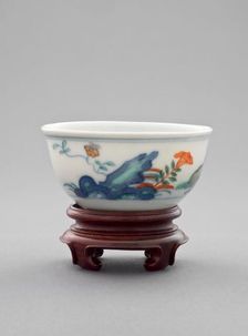 Chicken cup with wooden stand, 1662-1722. Creator: Unknown