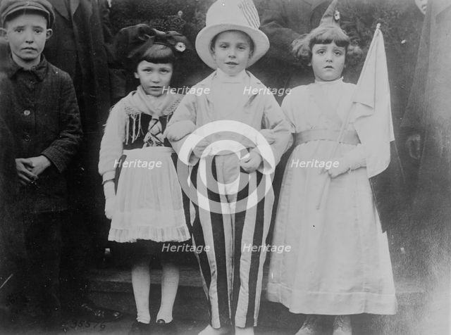 Children, Colmar [Welcome Poincare], between c1915 and c1920. Creator: Bain News Service.