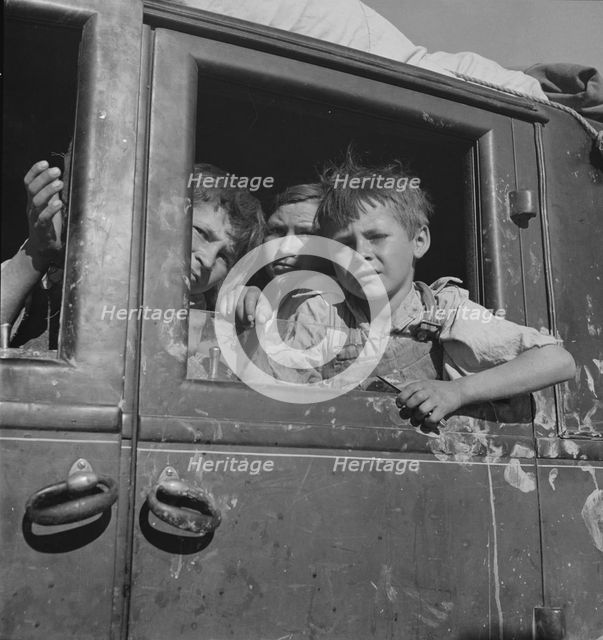 Children of migrant agricultural workers in California, 1937. Creator: Dorothea Lange.