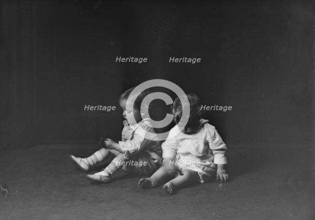 Children of Mrs. W.C. Mitchell, portrait photograph, 1919 May 5. Creator: Arnold Genthe.