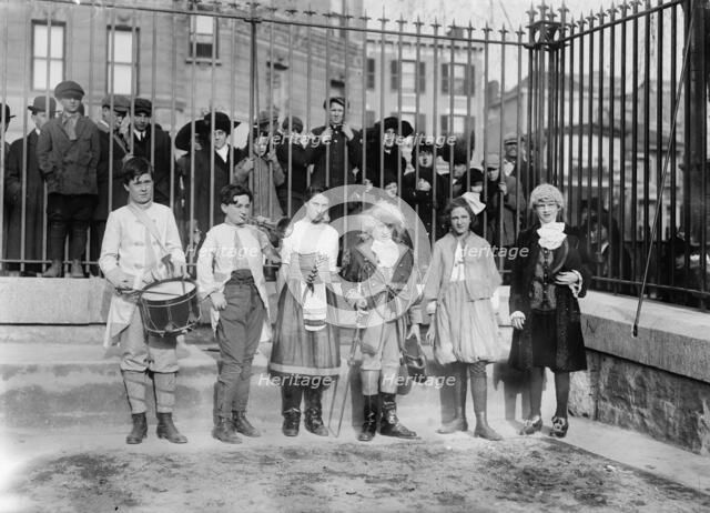 Children's fete, Gaynor Park, 1913. Creator: Bain News Service.