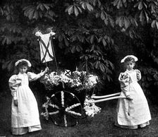 Children's Floral Fête, Royal Botanical Society's Gardens, Regent's Park: "Alexandra Nurses," 1895. Creator: Russell & Sons