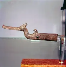 Chinese Bronze Finial in form of bird, Han Dynasty, 3rd century BC