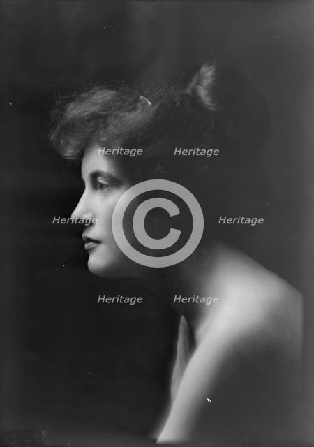 Chippendale, Julia, Miss, portrait photograph, ca. 1913. Creator: Arnold Genthe.