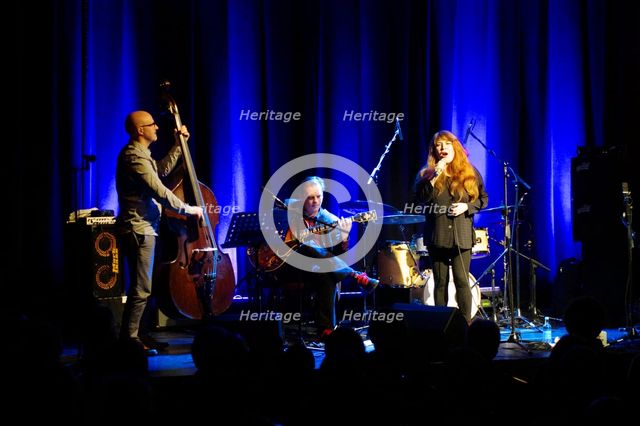 Christine Tobin, Dave Whitford (Bass), Ropetackle Arts Centre, Shoreham, West Sussex, Jan 2016. Artist: Brian O'Connor.