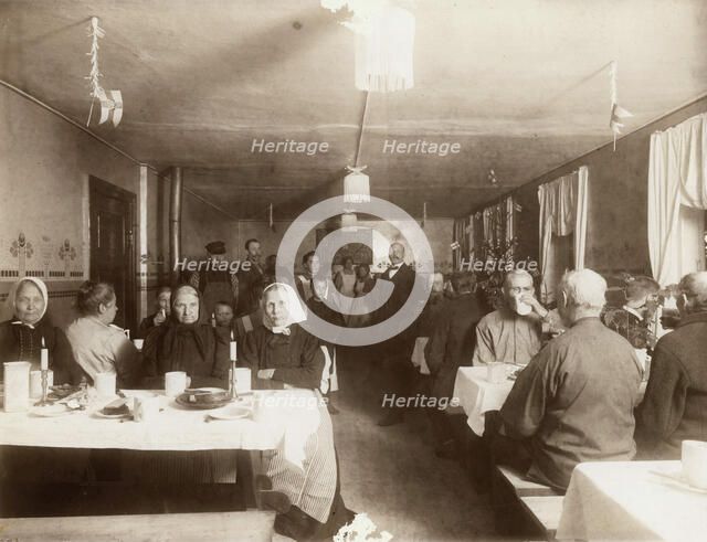 Christmas in the almshouse, Landskrona, Sweden, 1910-1915. Artist: Unknown