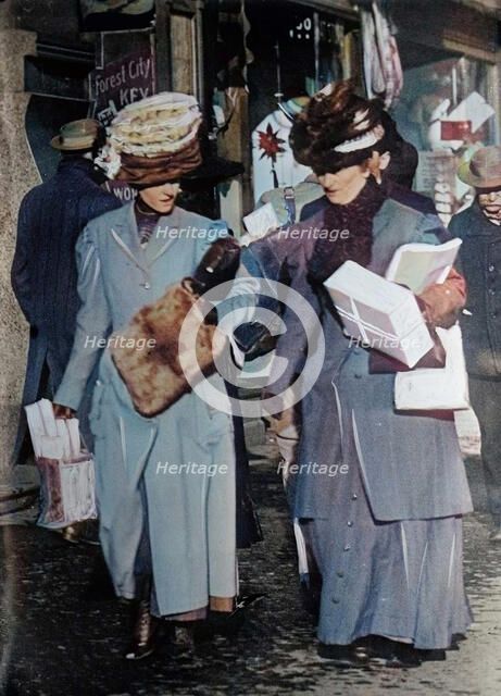 Christmas shoppers, between c1910 and c1915. Creator: Bain News Service.