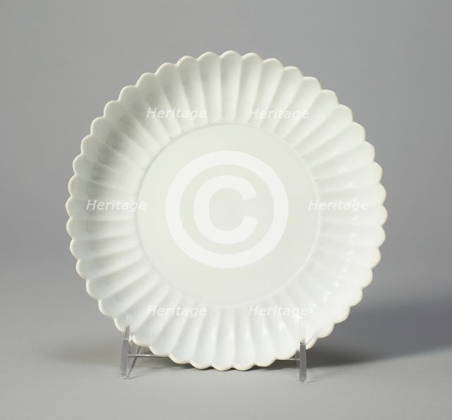 Chrysanthemum Dish, Qing dynasty (1644-1911), Yongzheng reign mark and period (1723-35). Creator: Unknown.