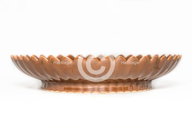 Chrysanthenum dish with cafe au lait monochrome glaze, 1723-1735. Artist: Unknown.