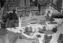 City Hall and Park, N.Y., between c1910 and c1915. Creator: Bain News Service
