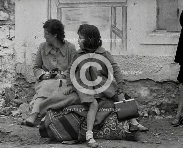 Civilians, 1941. Creator: British Pathe Ltd.