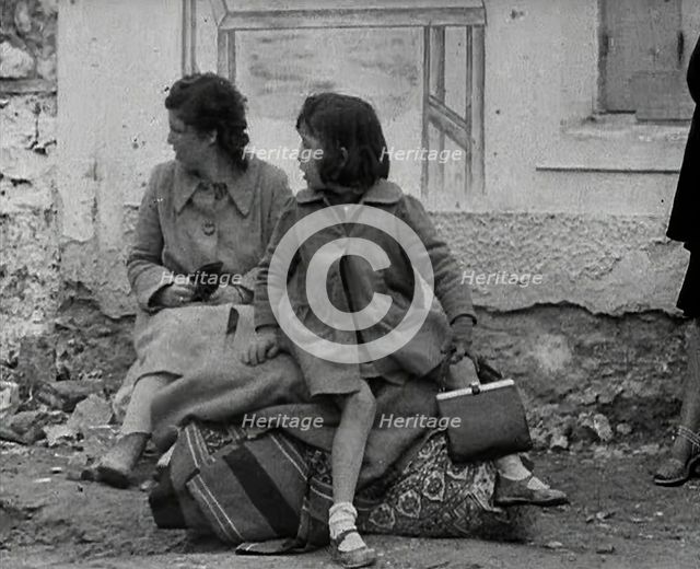 Civilians, 1941. Creator: British Pathe Ltd.