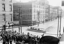 Cin'ti [i.e., Cincinnati] under water, between c1910 and c1915. Creator: Bain News Service