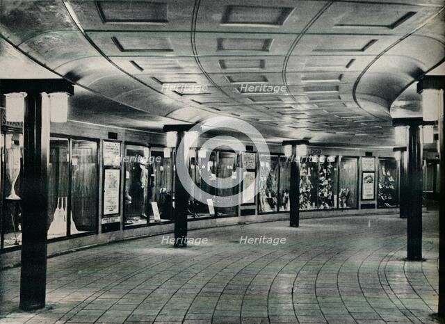 Circulating area of Piccadilly Circus Station, 1929. Artist: Unknown