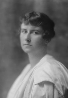 Cisco, John Jay, Mrs., portrait photograph, 1915 June 22. Creator: Arnold Genthe