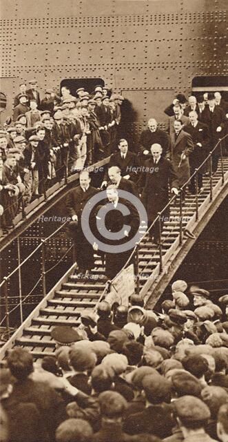 'Clydeside Cheers', 1937. Artist: Unknown.