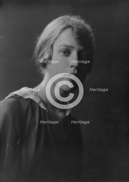 Claflin, M.S., Miss, portrait photograph, 1917 Aug. 8. Creator: Arnold Genthe.