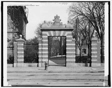 Class of 89 Gate, Harvard University, Mass., between 1900 and 1906. Creator: Unknown