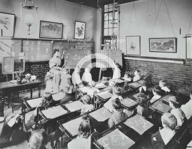 Classroom scene, Southfields Infants School, Wandsworth, London, 1907. Artist: Unknown.
