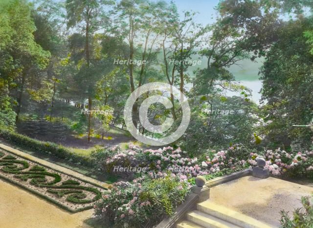 "Claraben Court," Benjamin Stern house, Roslyn Harbor, New York, c1914. Creator: Frances Benjamin Johnston.