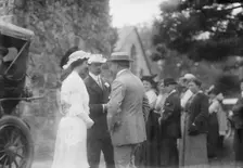 Clarence Mackay and daughter, 1915. Creator: Bain News Service