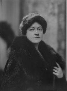 Clark, W.A., Jr., Mrs., portrait photograph, 1916. Creator: Arnold Genthe