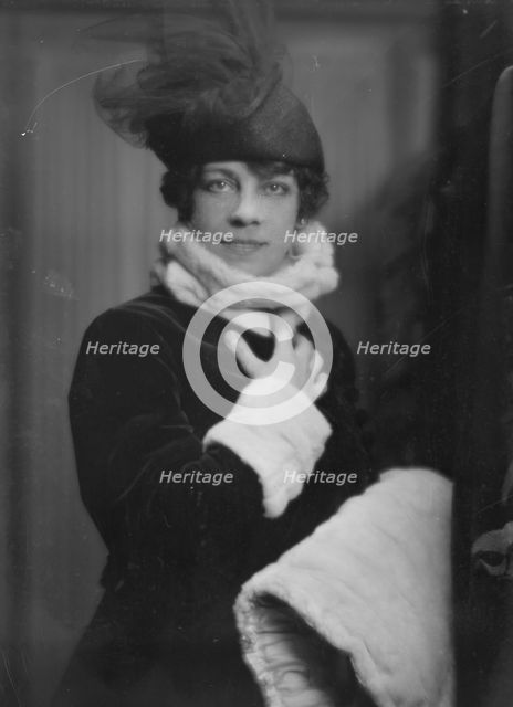 Claussen, Julia, Miss, portrait photograph, 1916 Mar. 2. Creator: Arnold Genthe.