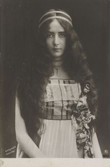 Cléo de Mérode, c.1901-1902