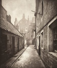 Close No. 115 High Street (#7), Printed 1900. Creator: Thomas Annan