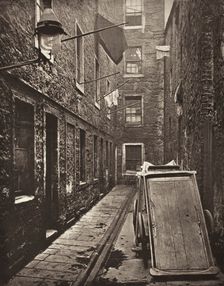 Close No. 128 Saltmarket (#30), Printed 1900. Creator: Thomas Annan