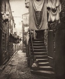 Close No. 193 High Street (#9), Printed 1900. Creator: Thomas Annan