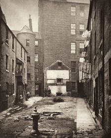Close No. 61 Saltmarket (#27), Printed 1900. Creator: Thomas Annan