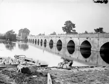 Clopton Bridge, Stratford Upon Avon, Warwickshire. Artist: Henry Taunt