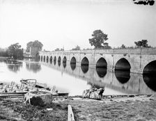 Clopton Bridge, Stratford Upon Avon, Warwickshire. Artist: Henry Taunt