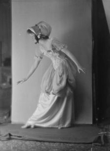 Cramer, Ruth A., Miss, 1914 Apr. 16. Creator: Arnold Genthe