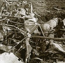 Crashed plane, Aisne, France, c1914-c1918