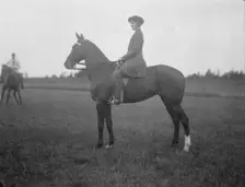 Crosbie, Violet, Miss, on horseback at Long Beach, New York, 1917 Aug. Creator: Arnold Genthe
