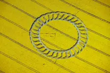 Crop circle near West Kennet, Wiltshire, 1998. Artist: EH/RCHME staff photographer