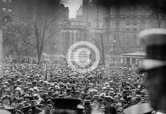 Crowd at Gaynor notification 9/3/13, 1913. Creator: Bain News Service.