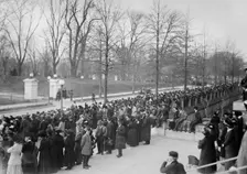 Crowd at White House, between c1910 and c1915. Creator: Bain News Service