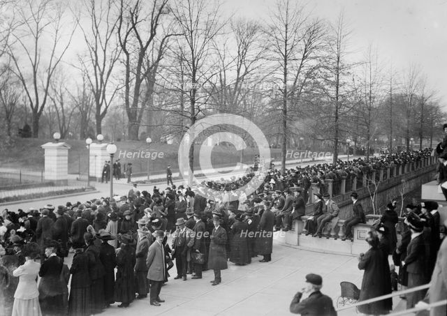 Crowd at White House, between c1910 and c1915. Creator: Bain News Service.