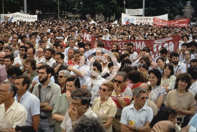 Crowd in a miting convened by the union organizations, held in the Catalonia square during the ge…