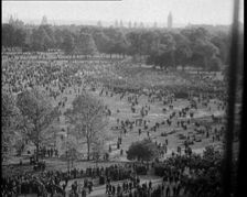 Crowd on Hyde Park, 1930s. Creator: British Pathe Ltd