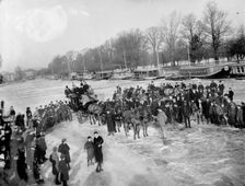Crowd on the frozen River Thames, Oxfordshire, c1860-c1922. Artist: Henry Taunt