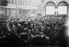 Crowd watching "playograph," World Series, 1911, 1911. Creator: Bain News Service