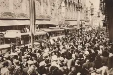 Crowds on Oxford Street during the bank holiday which followed King George VIs coronation 1937