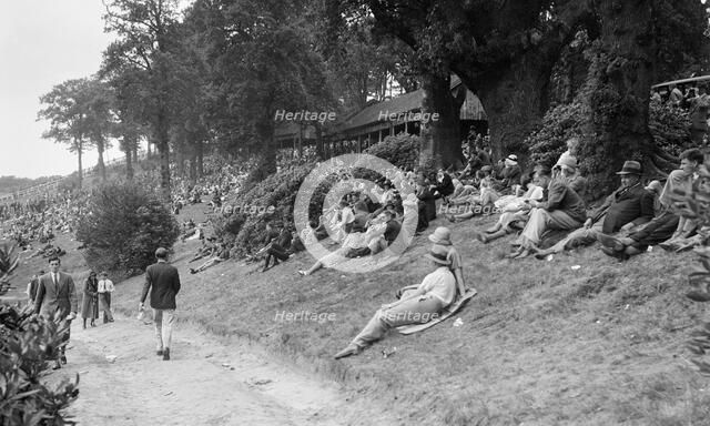 Crowds attending a motor race at Brooklands. Artist: Bill Brunell.